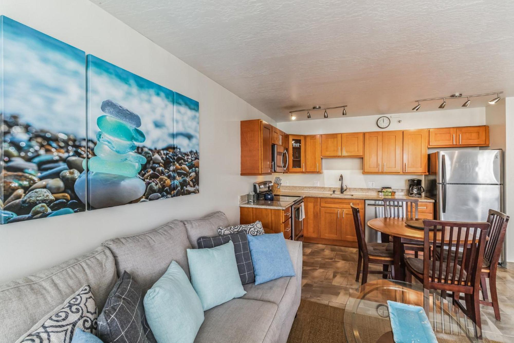 31st-floor Oceanview Oasis -- Steps To Waikiki With Free Parking Apartment