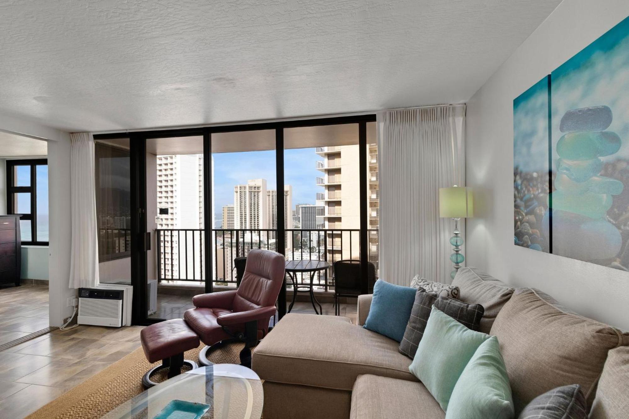 Apartment 31st-floor Oceanview Oasis -- Steps To Waikiki With Free Parking