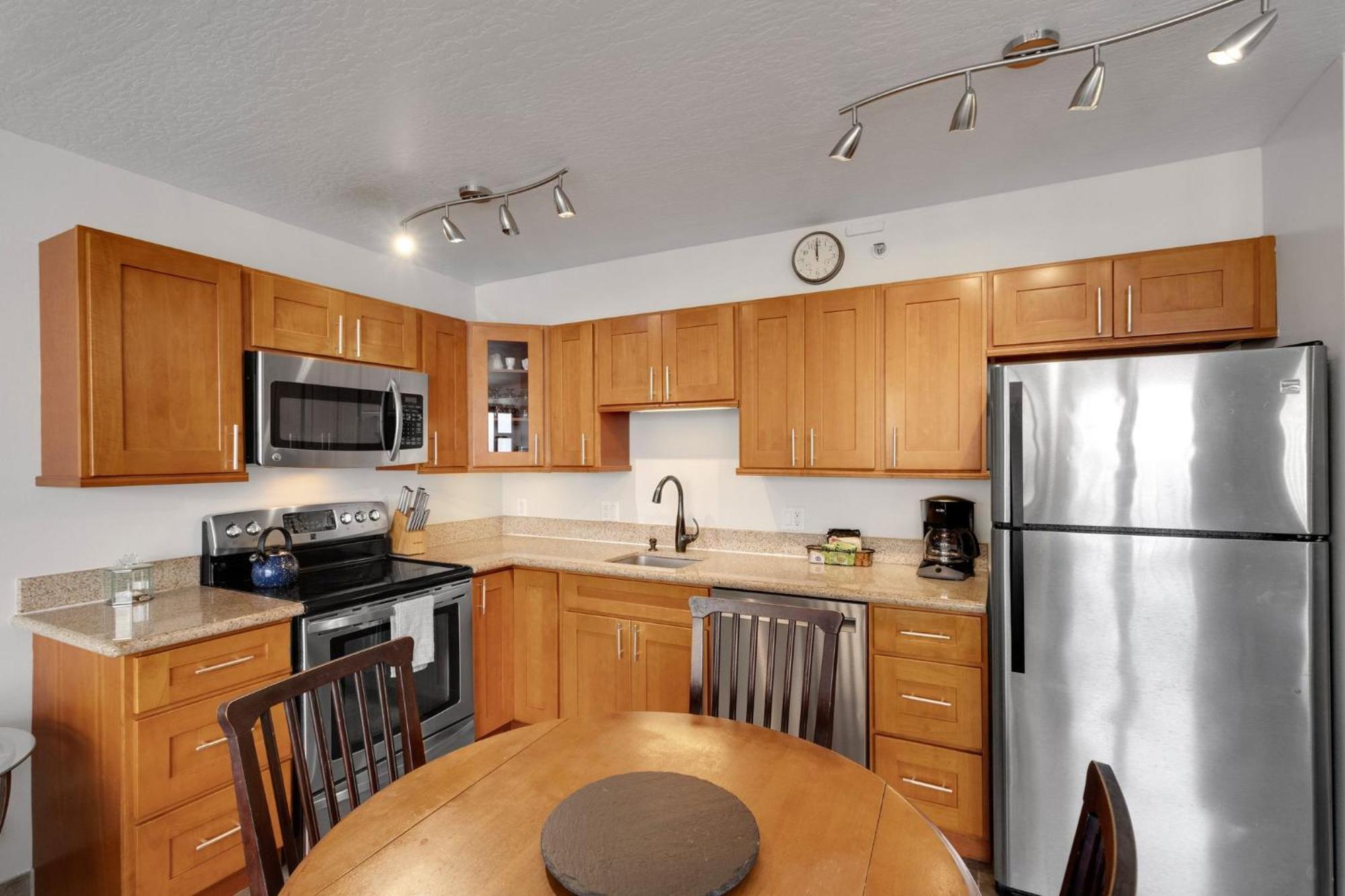 31st-floor Oceanview Oasis -- Steps To Waikiki With Free Parking Apartment Honolulu