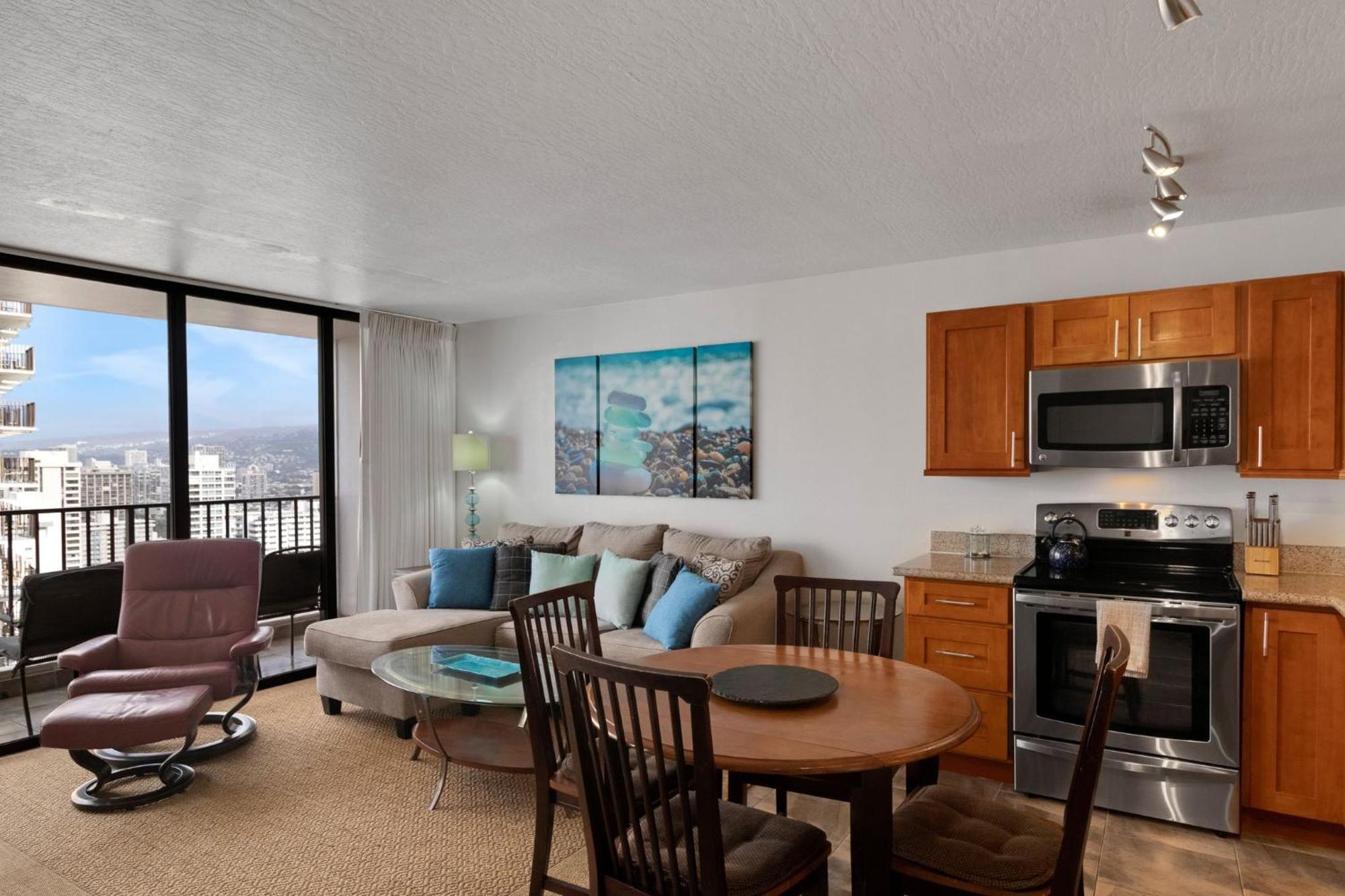 31st-floor Oceanview Oasis -- Steps To Waikiki With Free Parking *