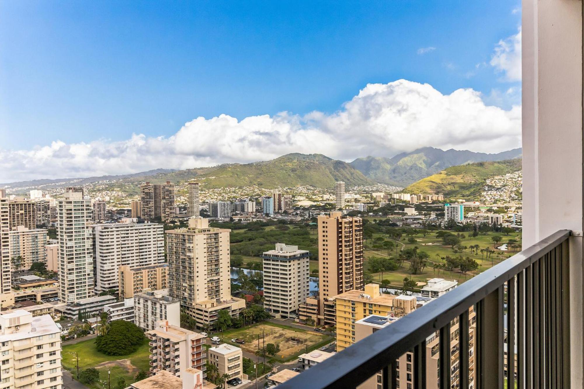 31st-floor Oceanview Oasis -- Steps To Waikiki With Free Parking
