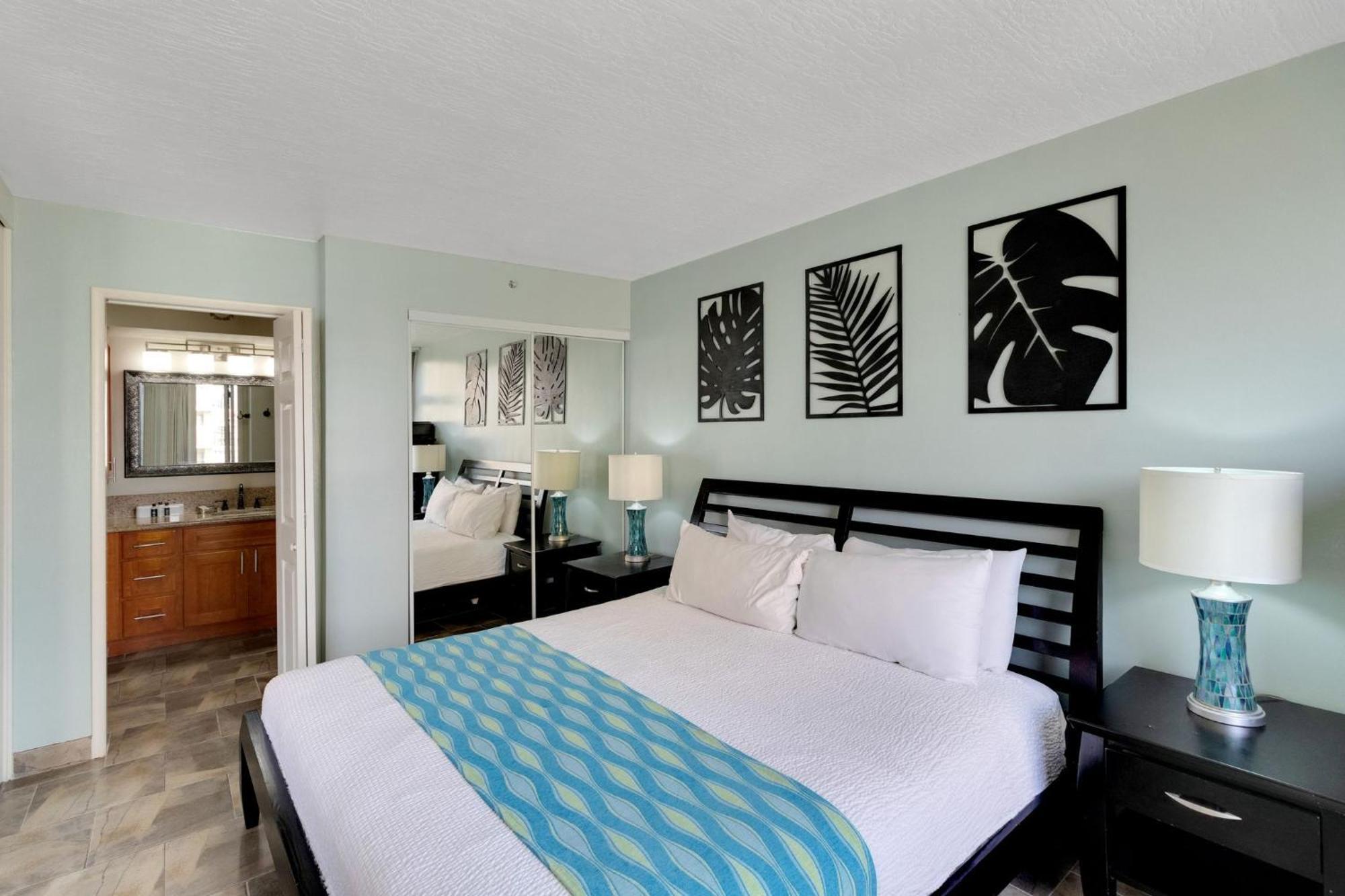 31st-floor Oceanview Oasis -- Steps To Waikiki With Free Parking